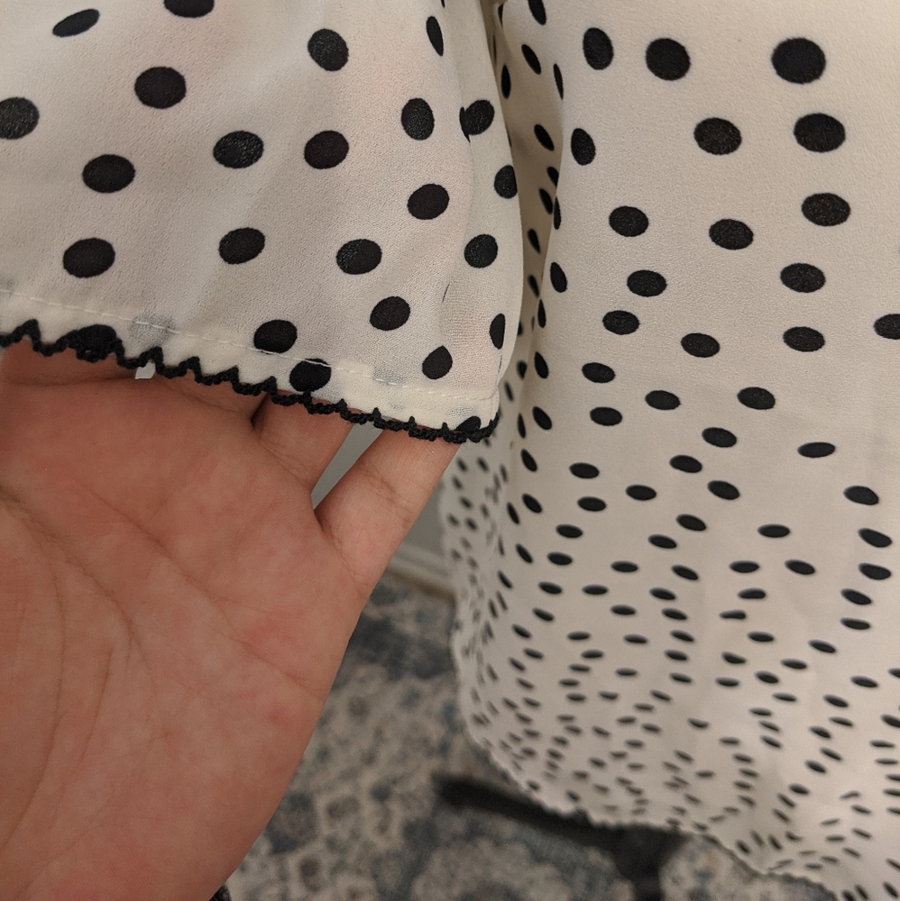 Polka dot blouse with flounce sleeves - Picture 4 of 6